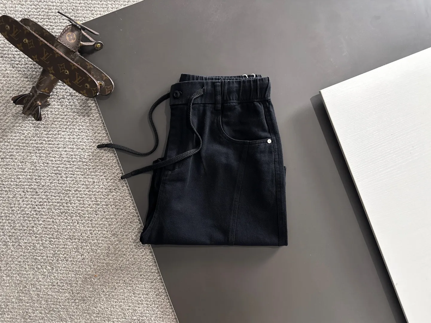 Next day shipment P160 Premium Burberry 2026 Spring/Summer New Arrival elastic band casual shorts, counter-customized fabrics Breathable, high comfort, impeccable details, brand element design concept, reflecting high quality. It feels delicate and soft! It presents a casual cut and the upper body shape is great! Sizes:S-3XL